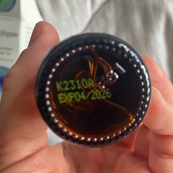 Mad Hippie Antioxidant Facial Oil - Picture 3 of 3